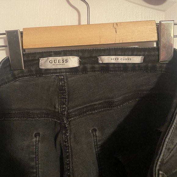 Guess Jeans - Picture 4 of 6